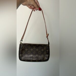 Authentic Louis Vuitton Pochette Accessoires
